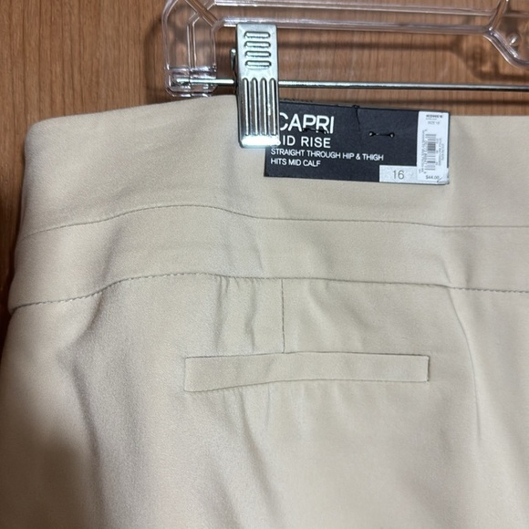 Apt. 9 Torie Capri Pants -
Cream - Size 16 - Picture 3 of 4